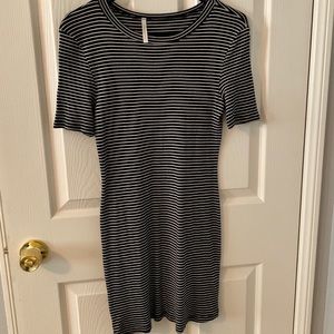 Medium Stripped Fitted/Flowy T-shirt Dress